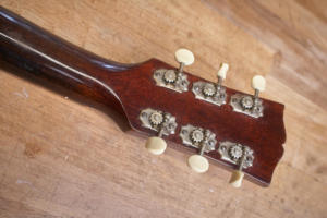 1946 Gibson Southern Jumbo for sale - headstock detail tuners